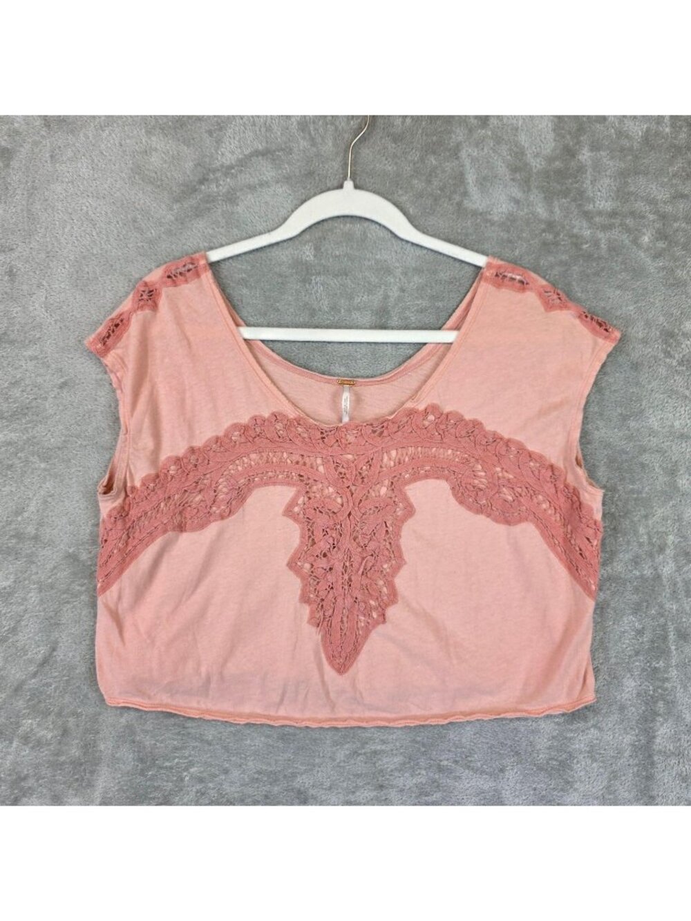 Free People T-Shirt Womens XS Pink Scoop Neck Cap Sleeve Crochet Cropped Top